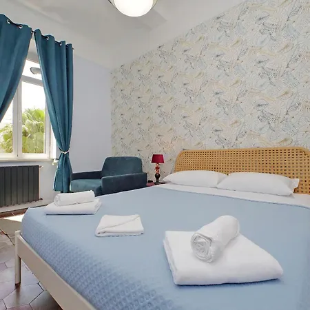 Frühstückspension Colosseo Kokedama 4*